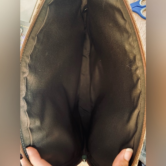 (SOLD) Coach Signature C Laptop Sleeve (Excellent Condition) - Picture 5 of 9